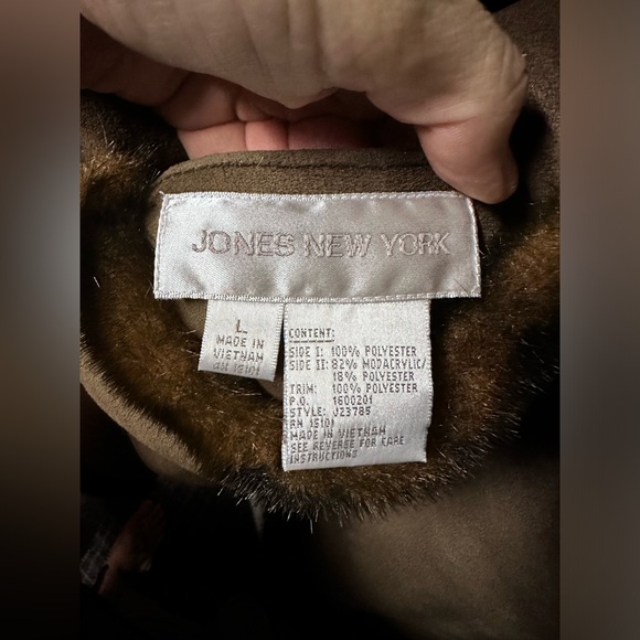 JONES NEW YORK Brown Reversible Faux Fur And Suede Women’s Coat Barley Worn Lg. - Picture 4 of 9